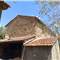 esterno con forno a legna